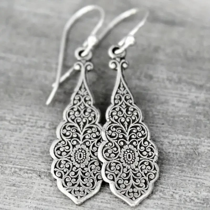 Gorgeous leaf/flower design long earrings for women's vintage fashion wedding party jewelry