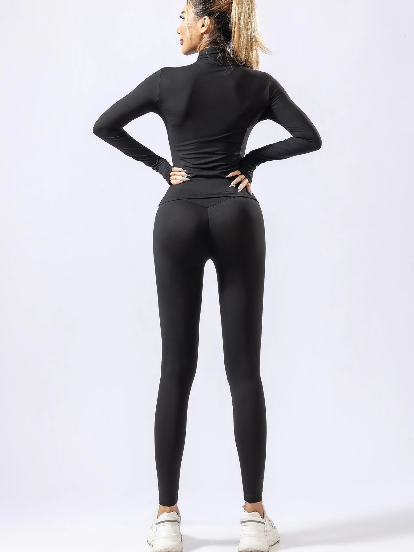 ADVANCED SENSE QUICK DRYING SPORTSWEAR