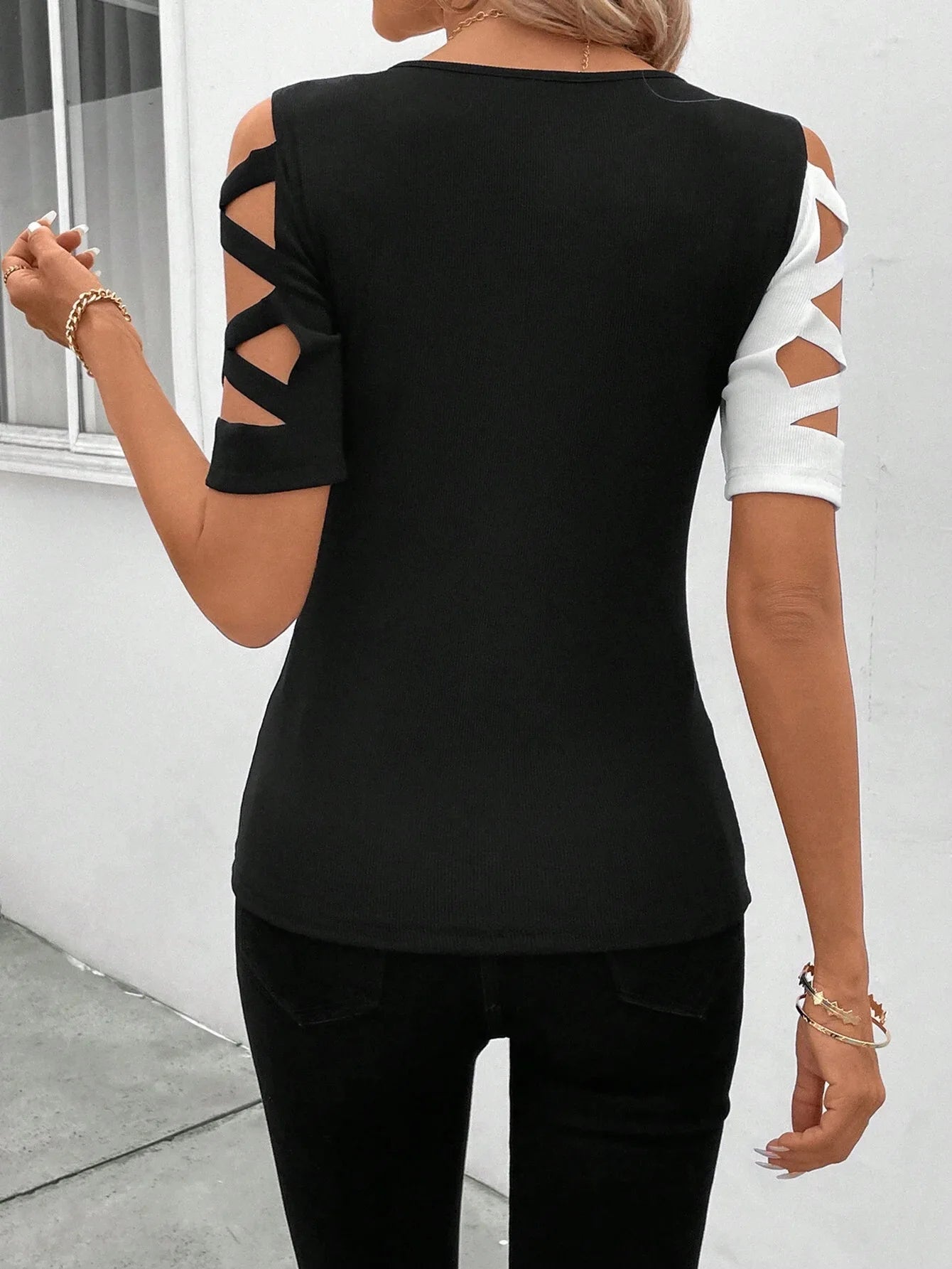 COLOR BLOCK CROSS OFF SHOULDER BOTTOM