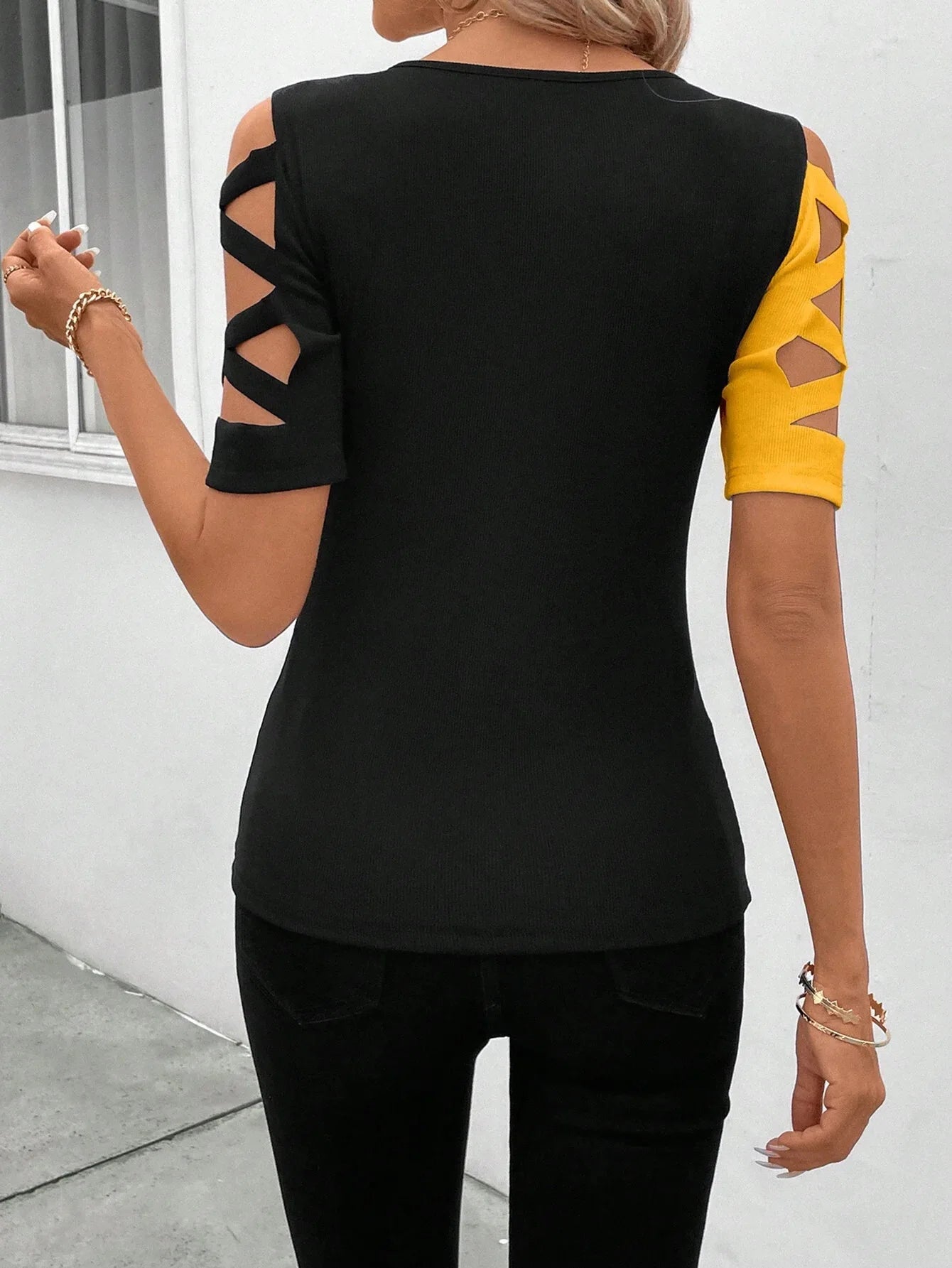 COLOR BLOCK CROSS OFF SHOULDER BOTTOM