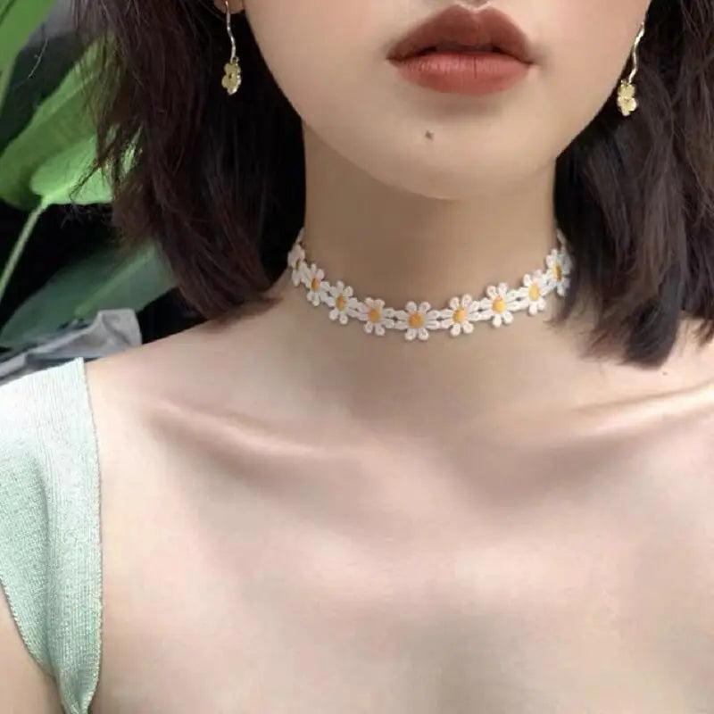Girl Black Lace Choker Necklace For Women Grunge Neck Chain Collarbone Necklaces Punk Lolita Gothic jewelry For Girls Vintage