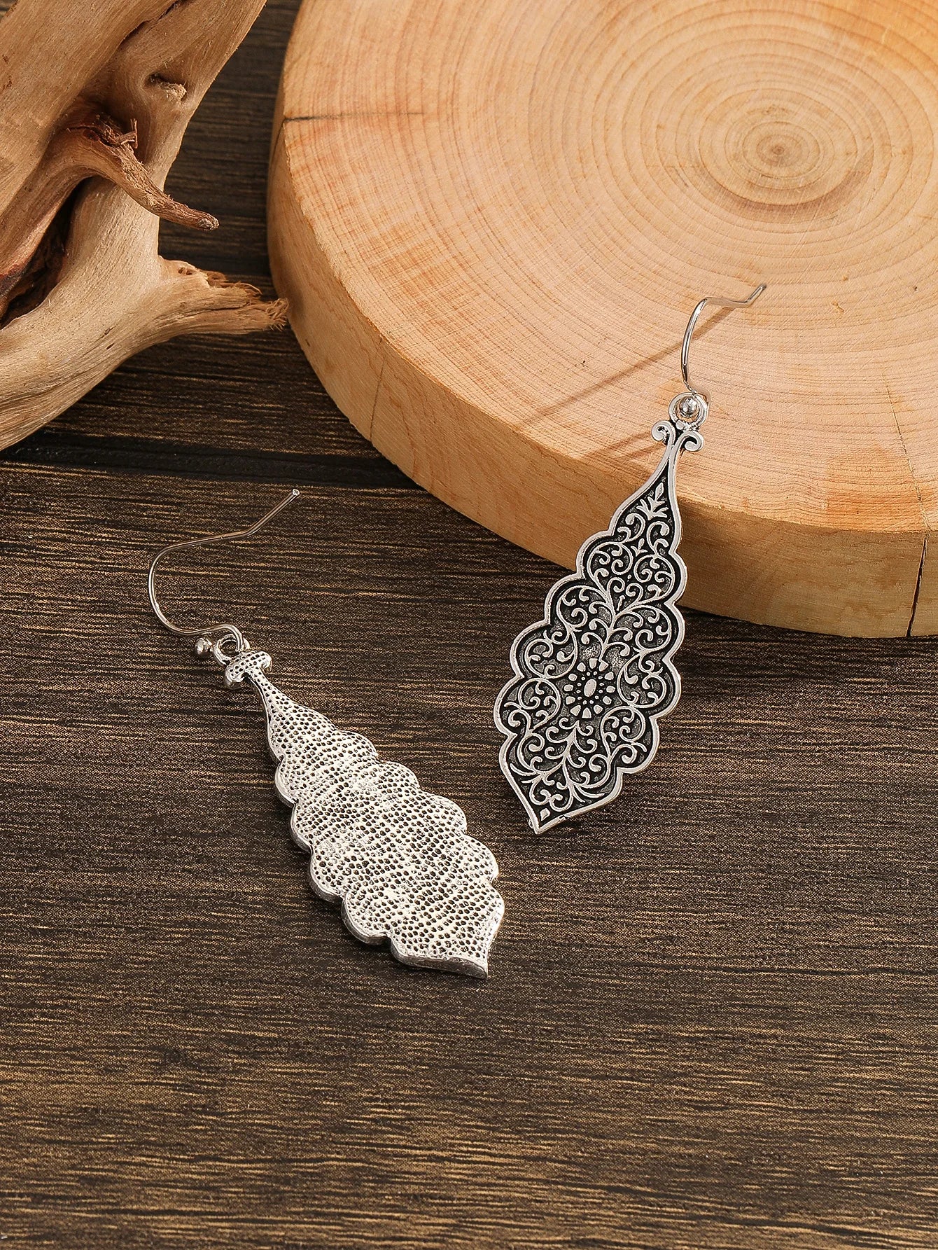 Gorgeous leaf/flower design long earrings for women's vintage fashion wedding party jewelry