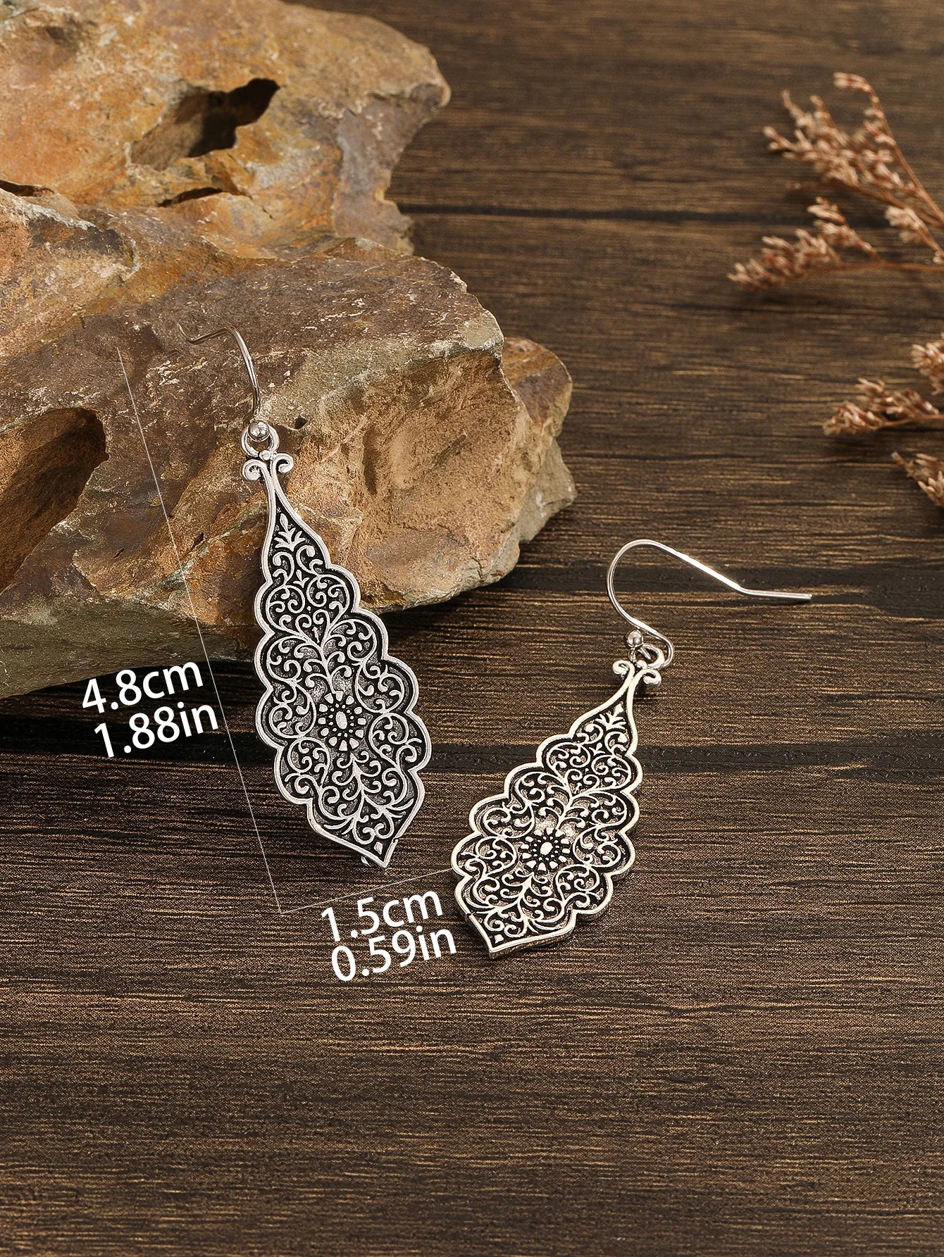 Gorgeous leaf/flower design long earrings for women's vintage fashion wedding party jewelry