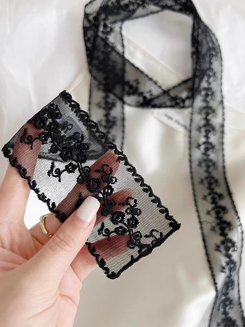 Elegent Lace Bow Necklace for Women Choker for Party Accessory Black White Flower Lace Necklace Romantic Birthday Gifts